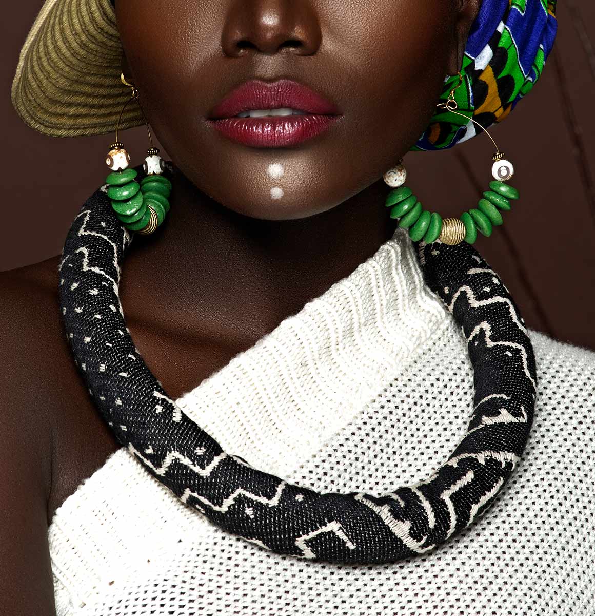 Woman-himba-necklace